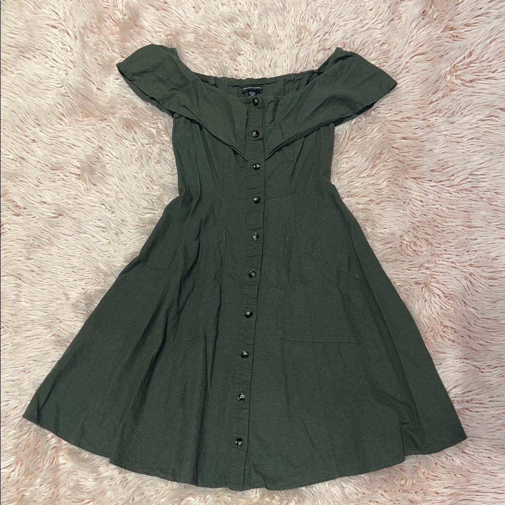 Saks Fifth Avenue Off-Shoulder Button Front Dress – Size 2 –
